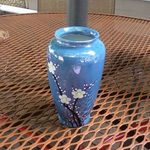 Sweet blue with dogwoods vase 🏺